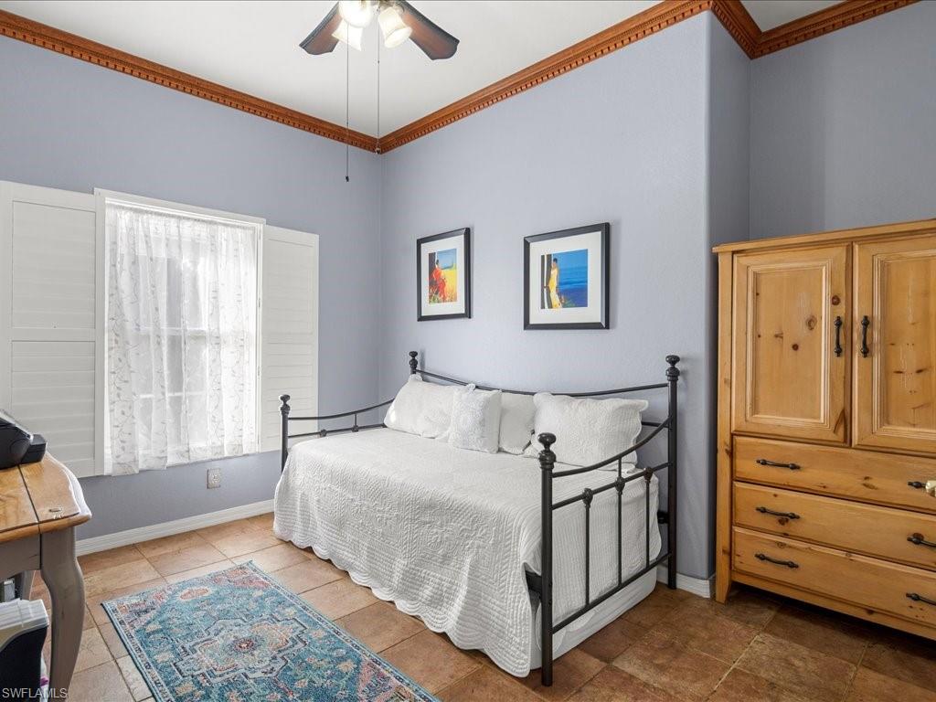 148 GLEN EAGLE CIR
