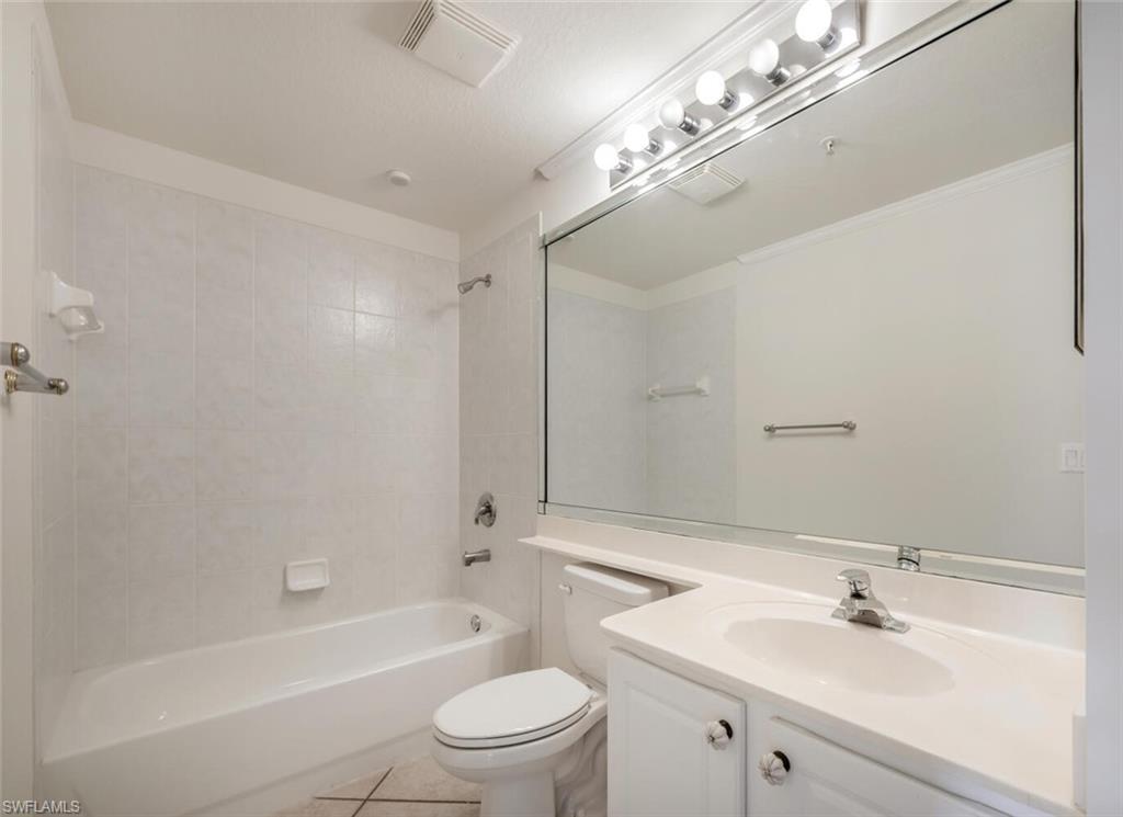 3964 Bishopwood CT E # 106 Unit: 1-106