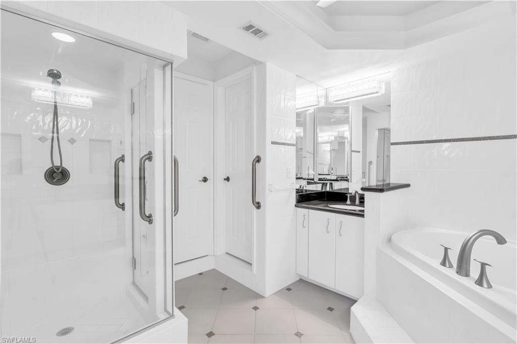 2400 Gulf Shore BLVD N # 3 Unit: PH-3