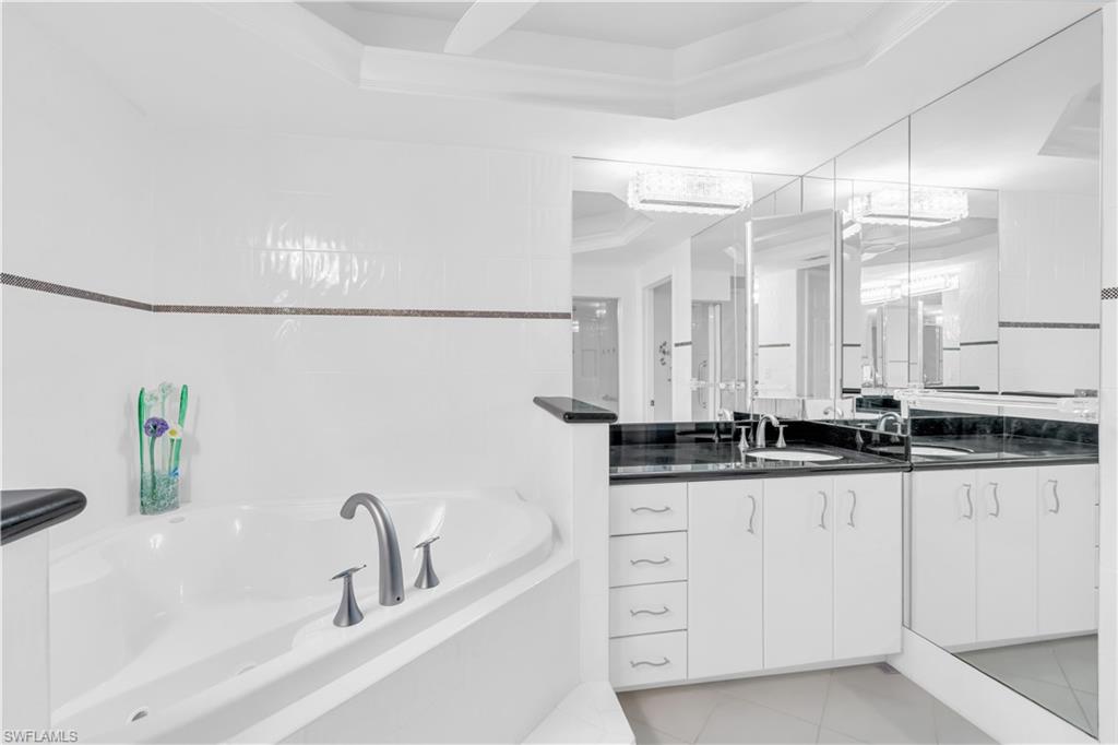 2400 Gulf Shore BLVD N # 3 Unit: PH-3