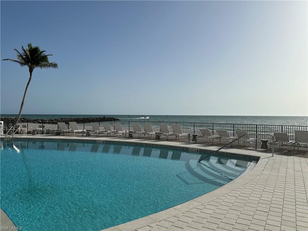 2400 Gulf Shore BLVD N # 3 Unit: PH-3