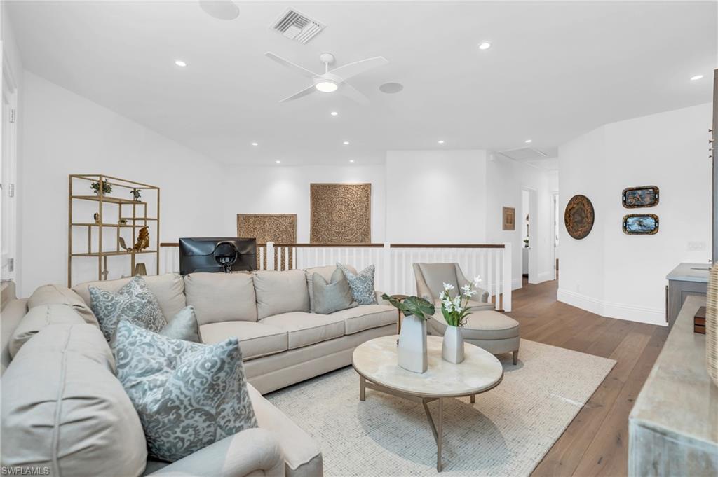 8731 La Palma LN