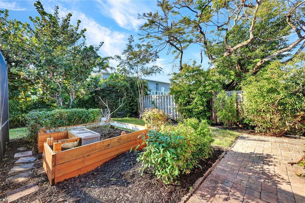 5544 Pernod DR