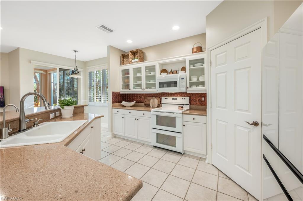 873 Carrick Bend CIR # 2002