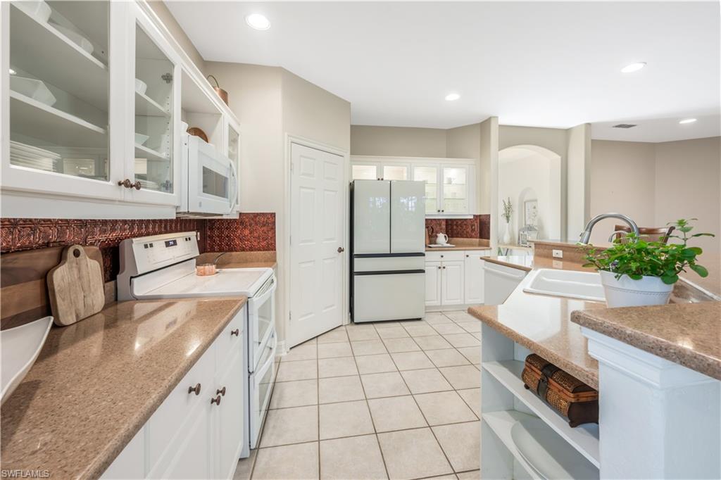 873 Carrick Bend CIR # 2002