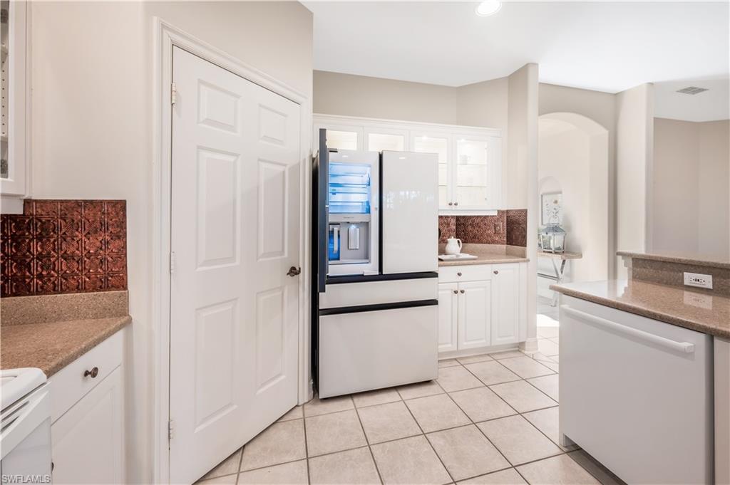 873 Carrick Bend CIR # 2002