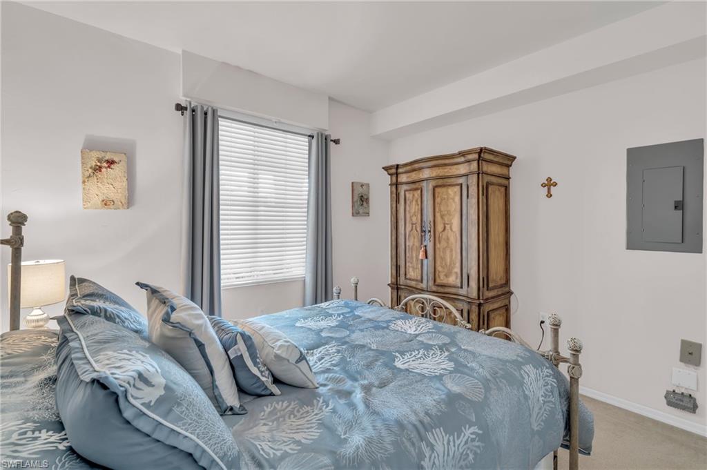 3972 Bishopwood CT E # 105 Unit: 2-105