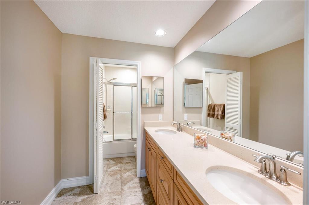 809 Augusta BLVD # 4