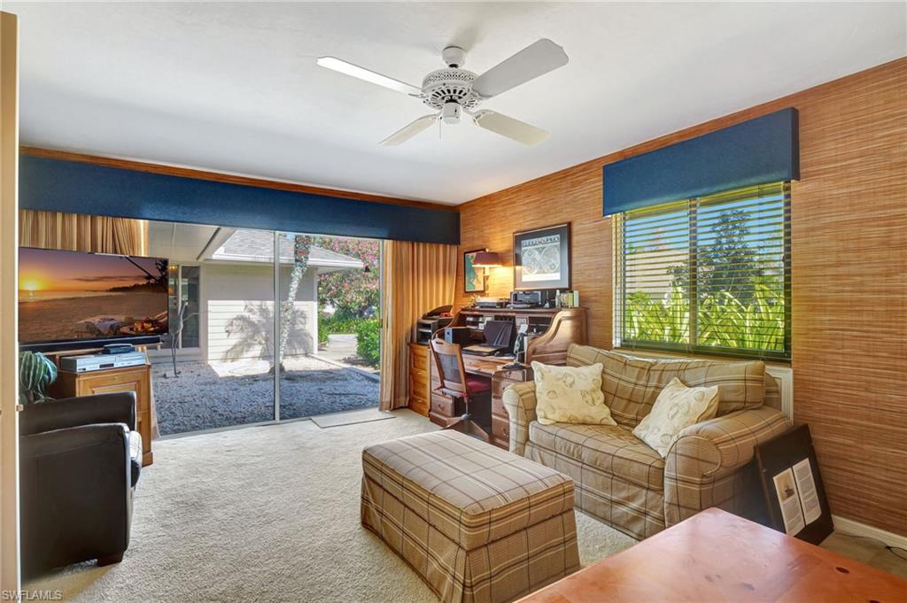 2273 Royal LN