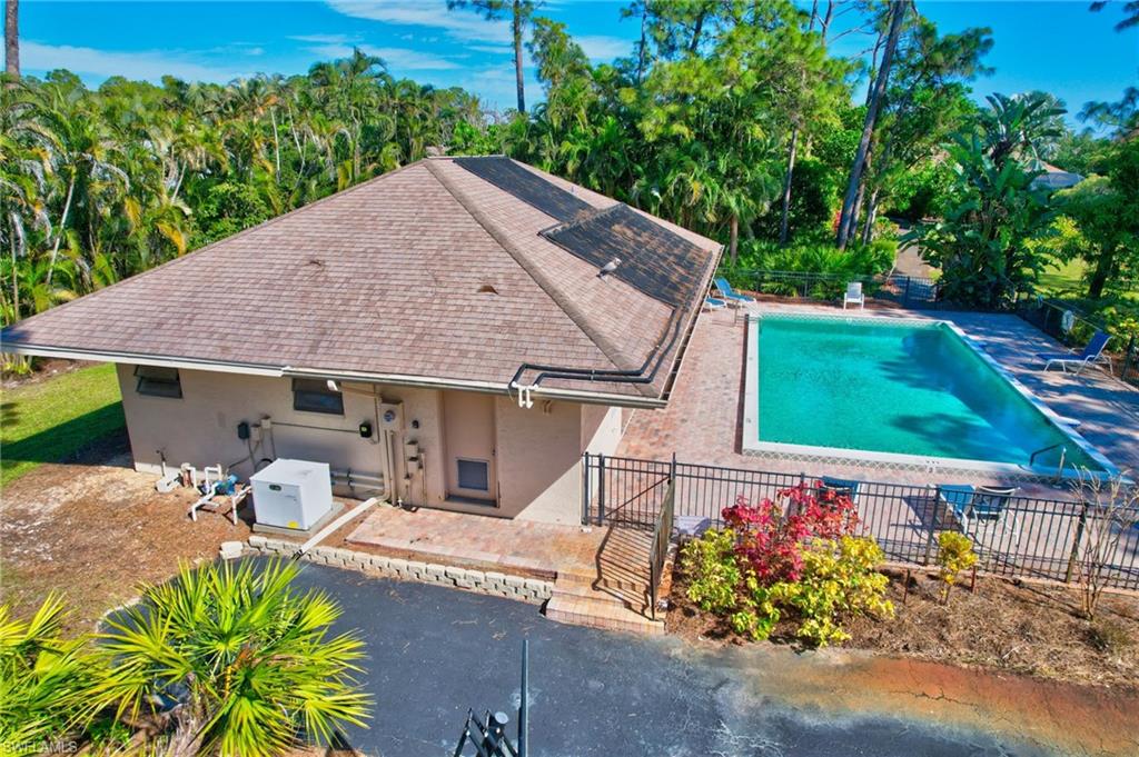 2273 Royal LN