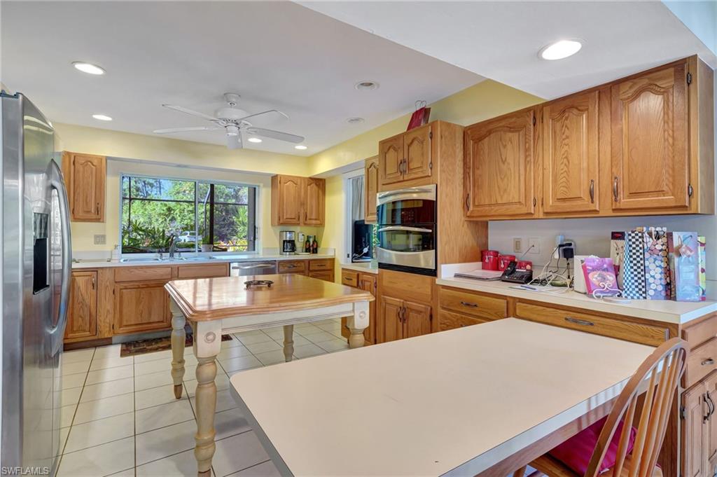 2273 Royal LN