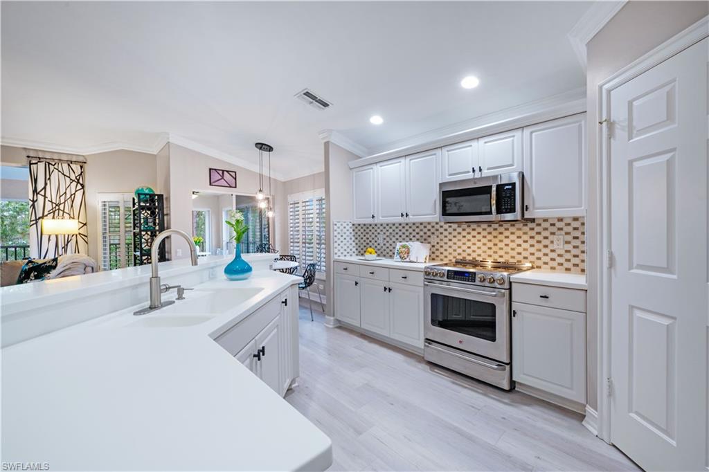 881 Carrick Bend CIR # 202