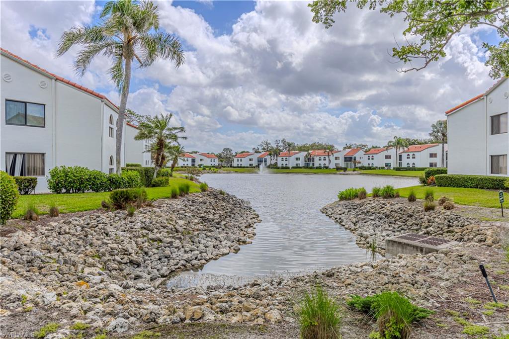 589 Beachwalk CIR # P102