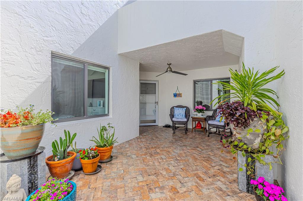 589 Beachwalk CIR # P102