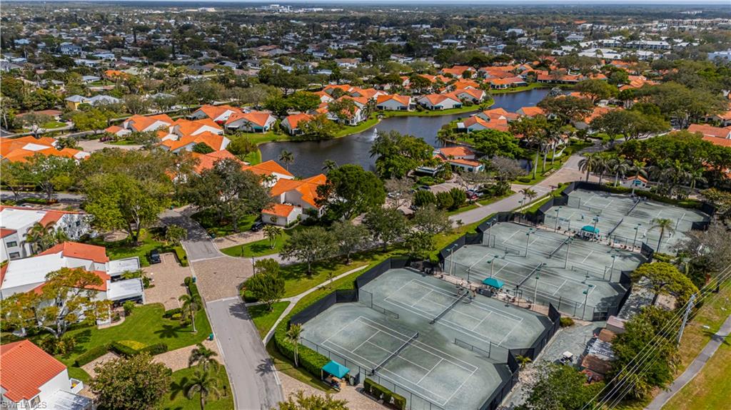 589 Beachwalk CIR # P102