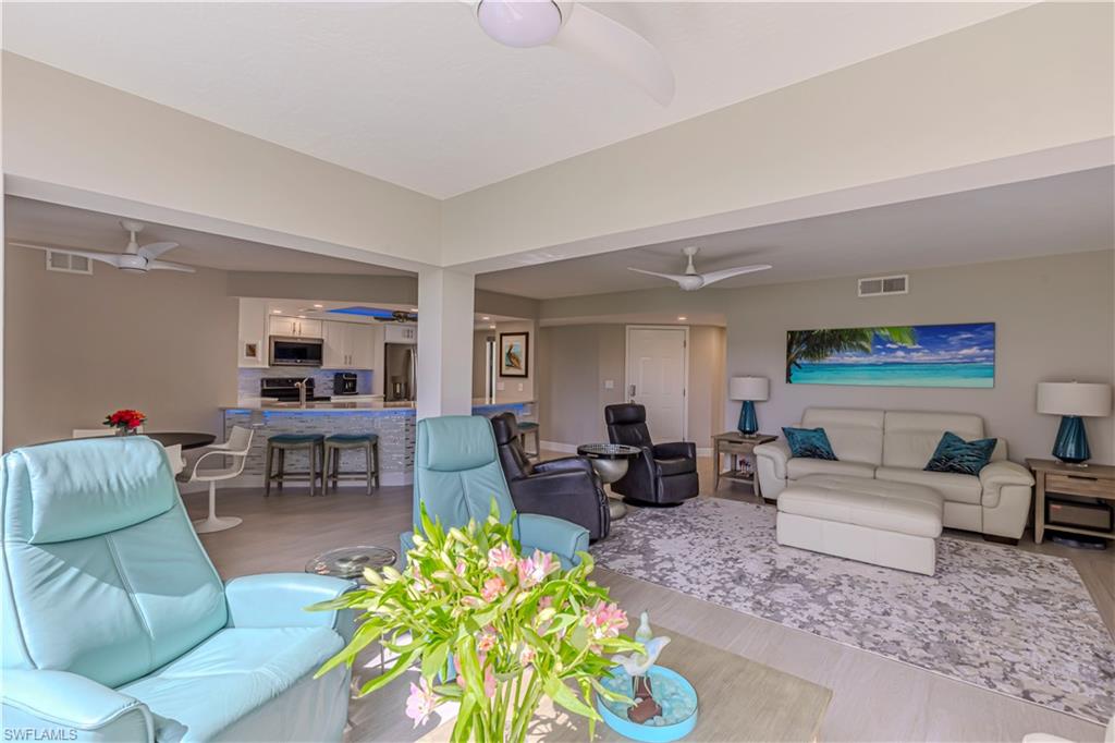 589 Beachwalk CIR # P102