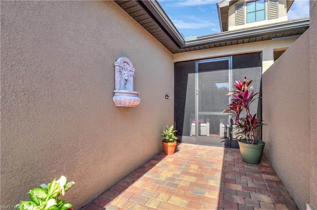 7815 Jacaranda LN