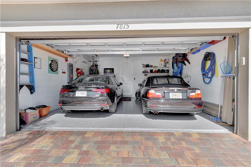 7815 Jacaranda LN