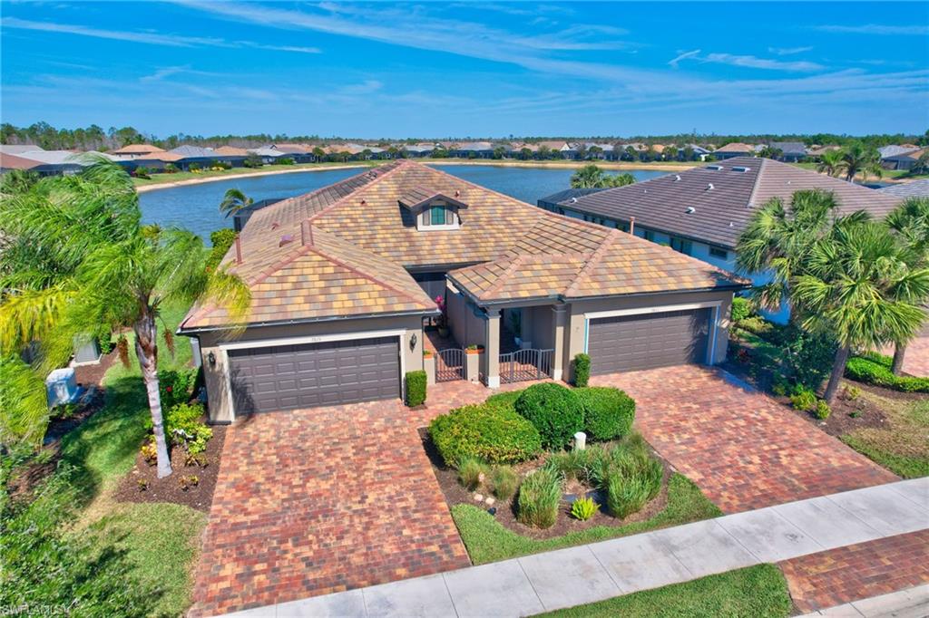 7815 Jacaranda LN