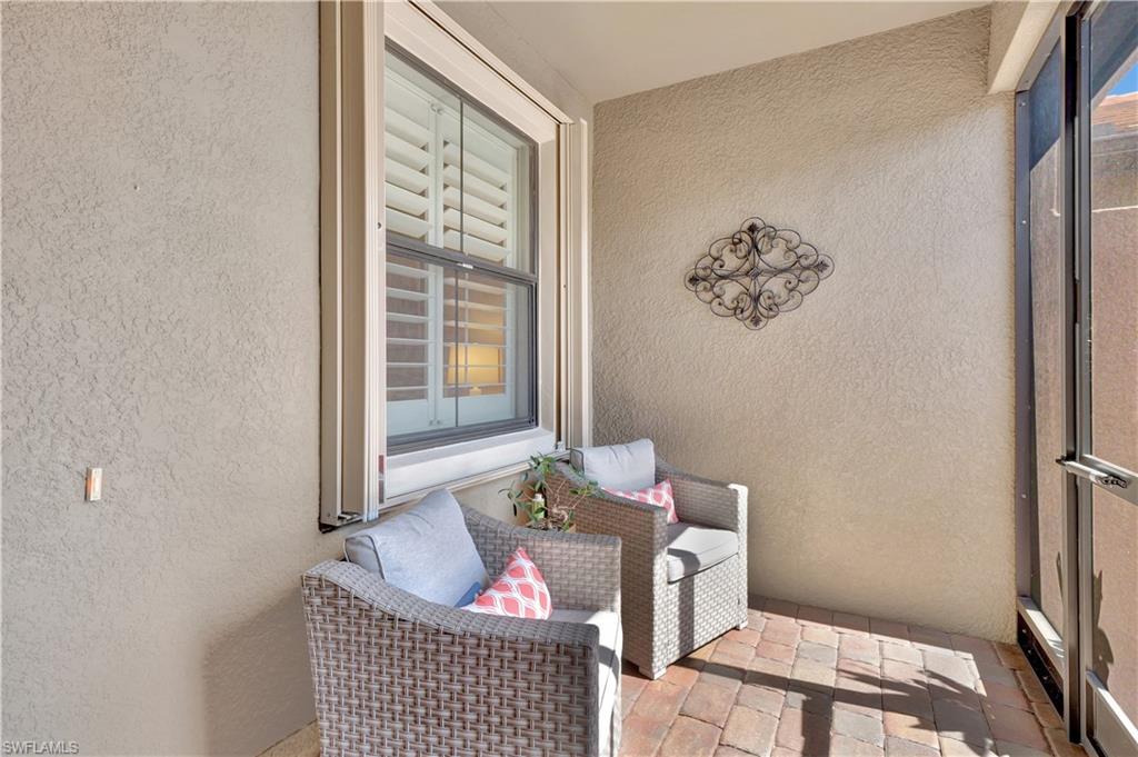 7815 Jacaranda LN