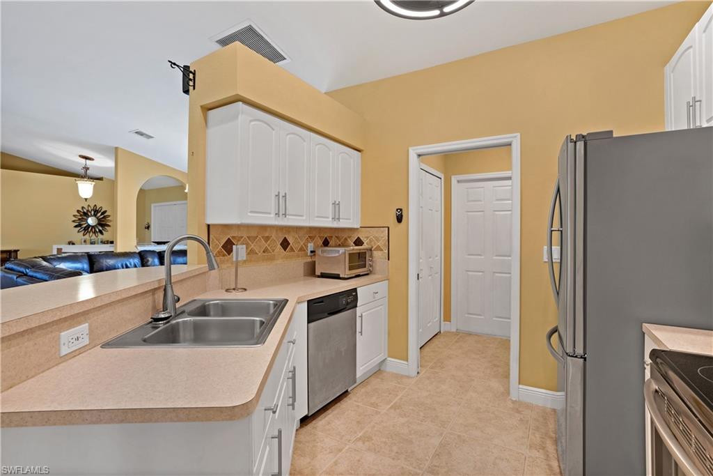 106 SW 11th TER