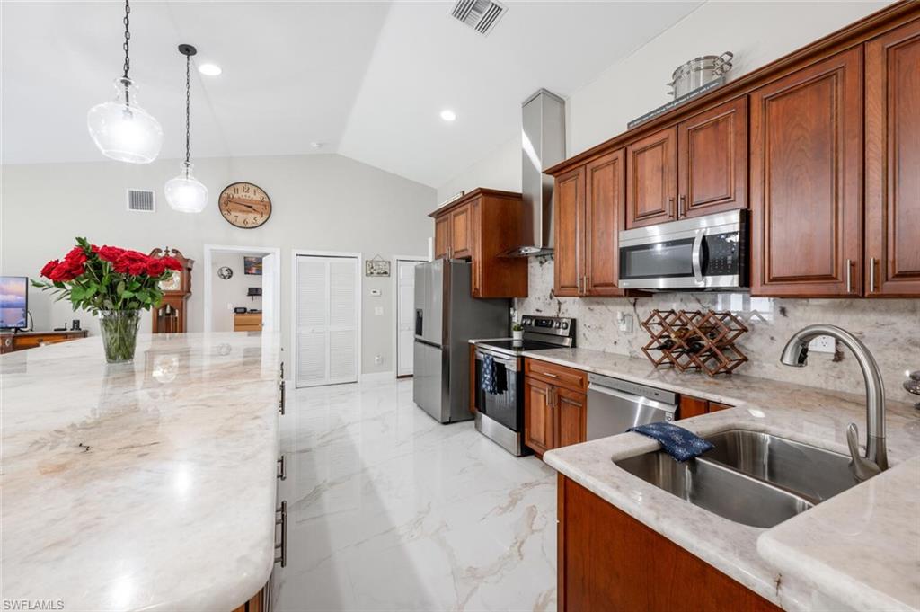 5831 Dogwood WAY