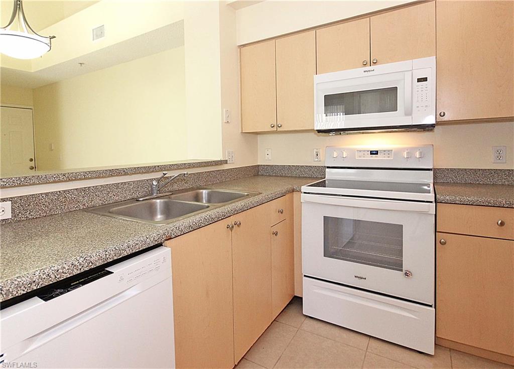 1160 Reserve WAY # 305