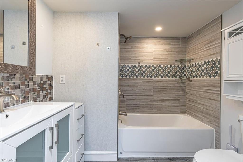 1205 WILDWOOD LAKES BLVD # 206