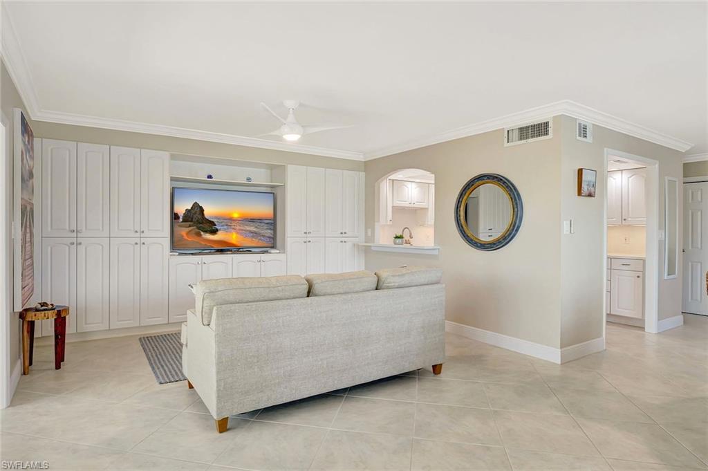 2880 Gulf Shore BLVD N # 410