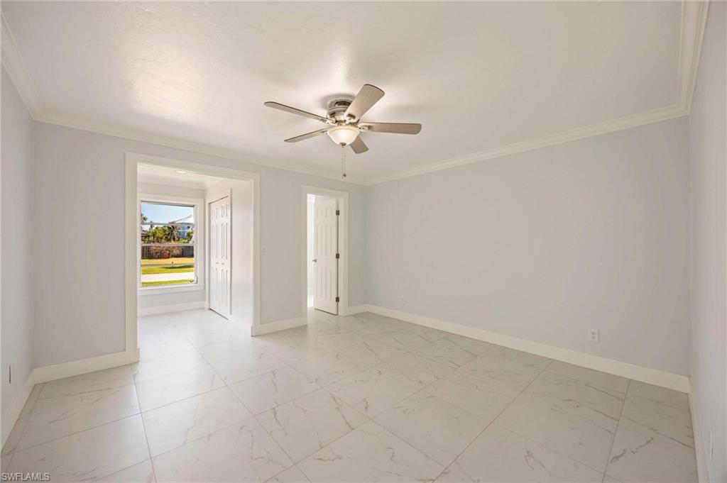 3925 Riviera CIR