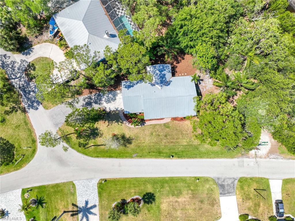 3925 Riviera CIR