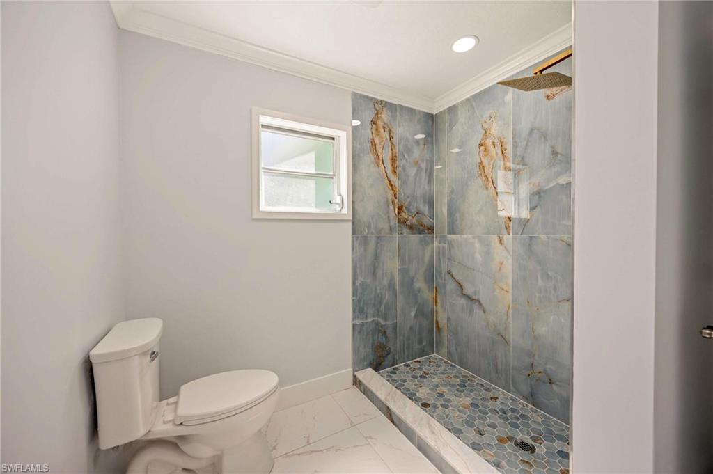 3925 Riviera CIR