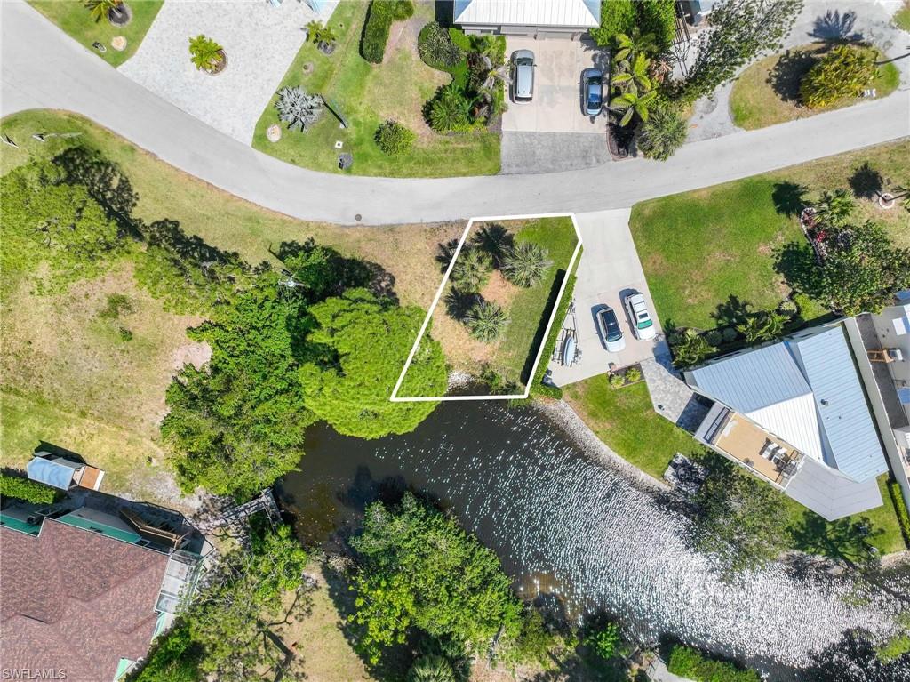 3925 Riviera CIR