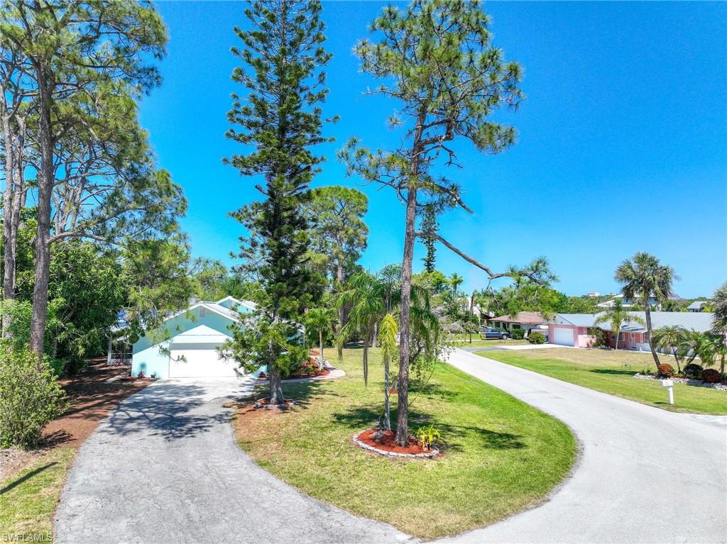 3925 Riviera CIR