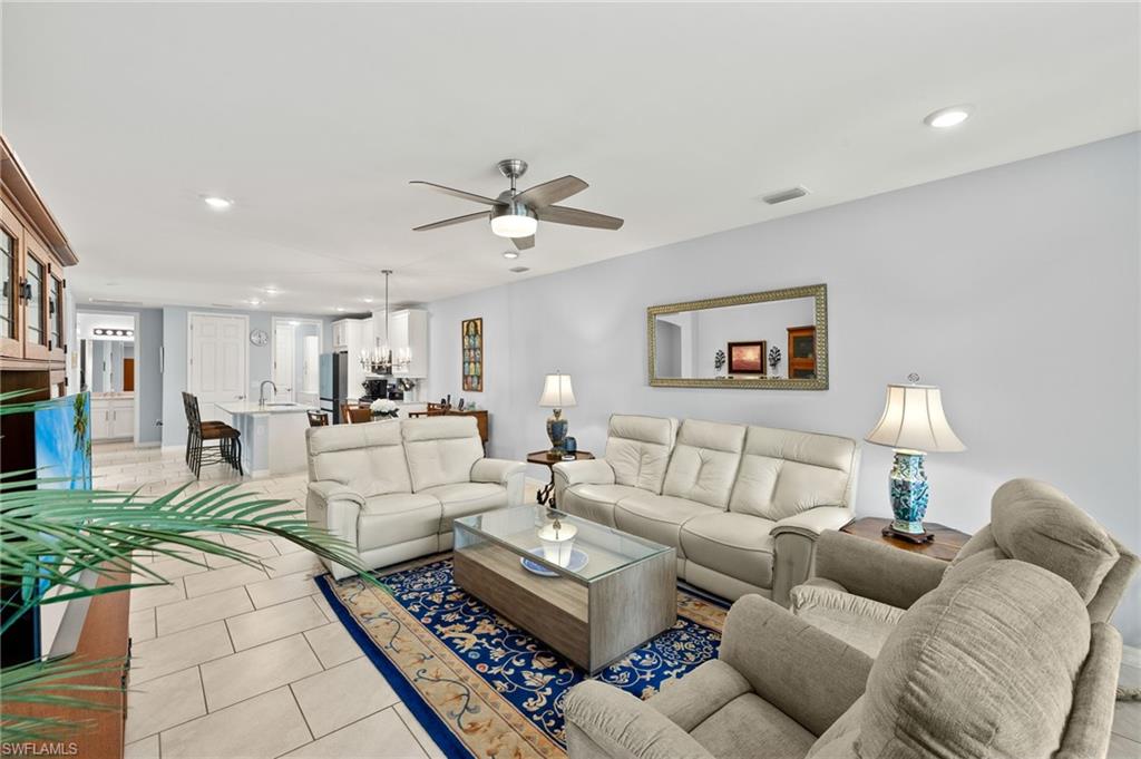 14615 Edgewater CIR