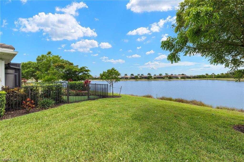 14615 Edgewater CIR
