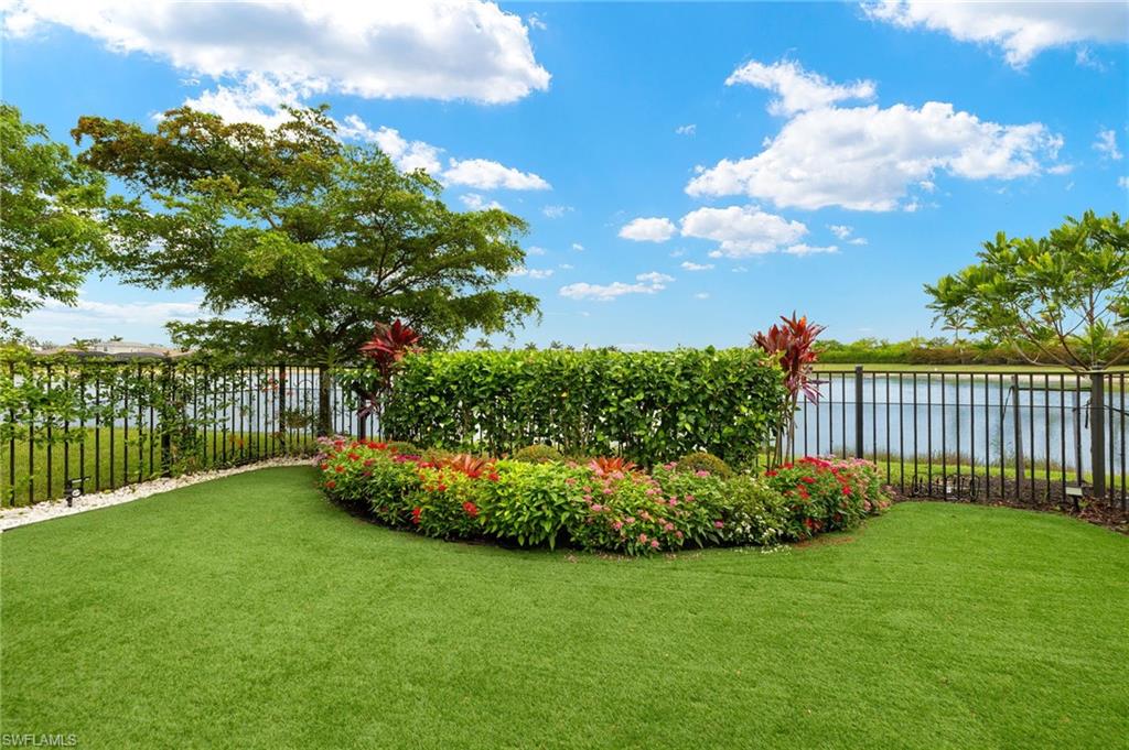 14615 Edgewater CIR