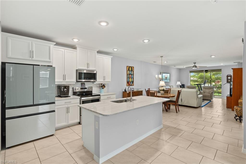 14615 Edgewater CIR