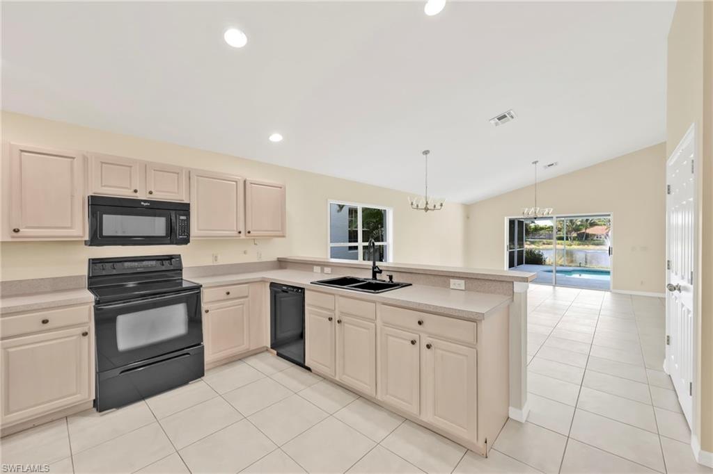 15015 Savannah DR