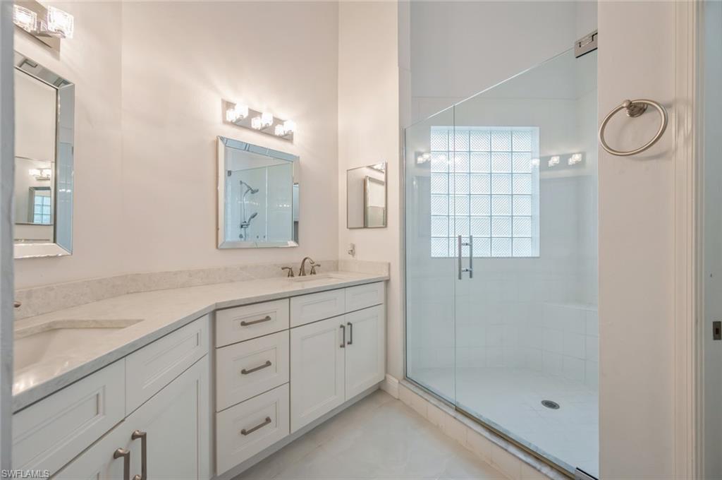 74 Silver Oaks CIR # 202 Unit: 9-202