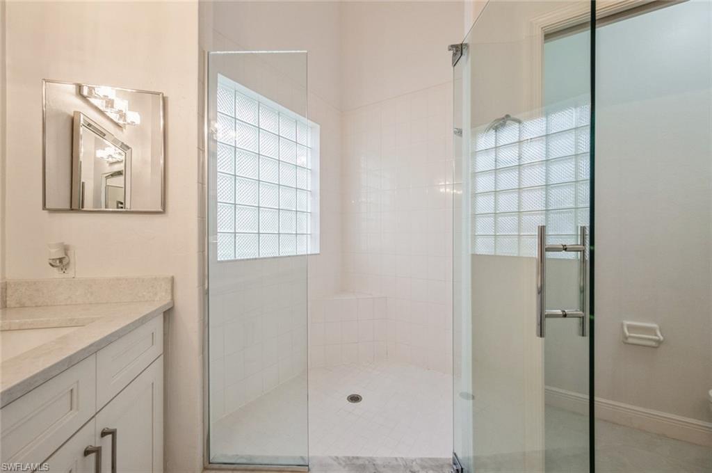 74 Silver Oaks CIR # 202 Unit: 9-202