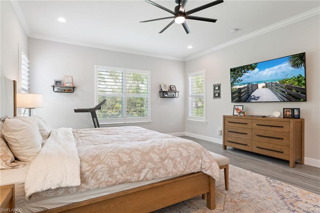 3725 Helmsman DR