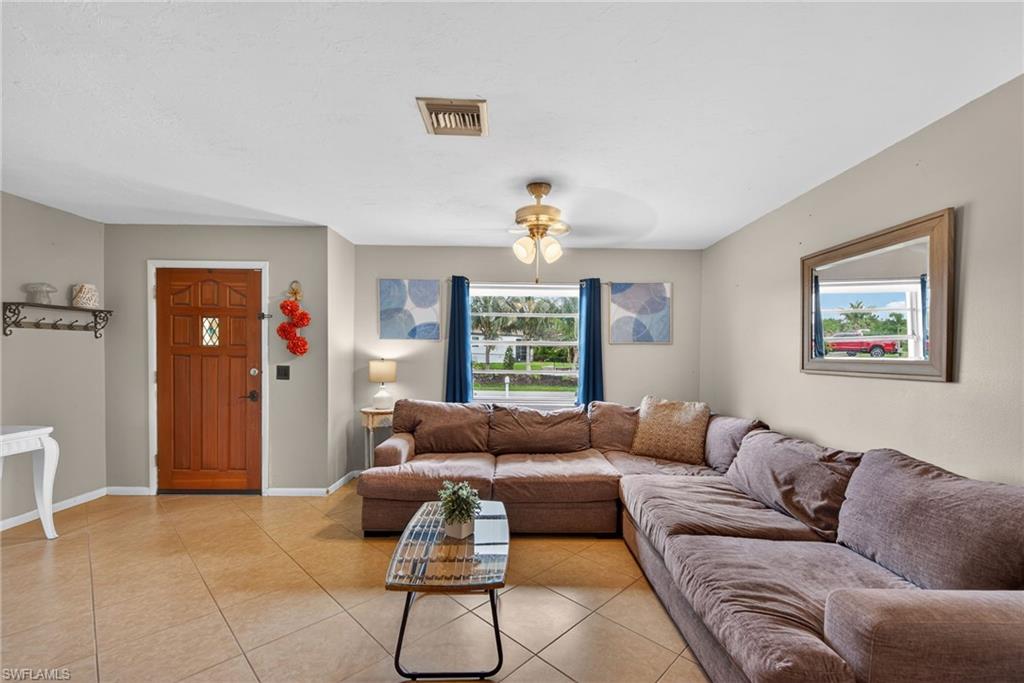 7416 Pine DR