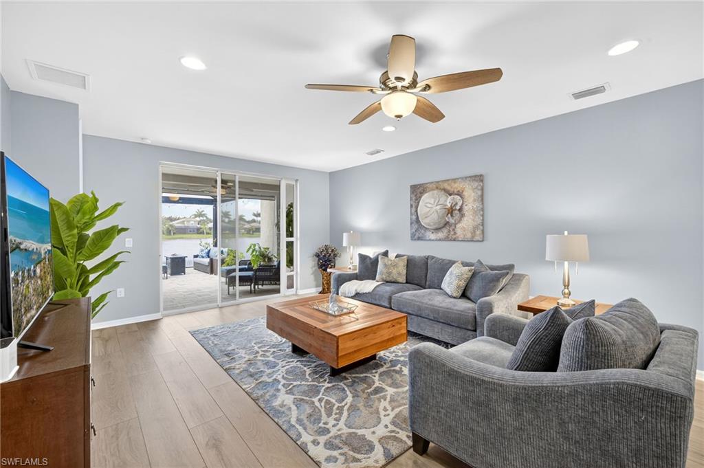 14803 Edgewater CIR