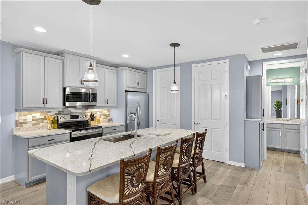 14803 Edgewater CIR