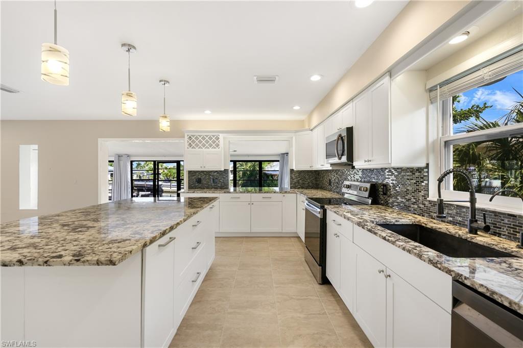 3461 Lakeview DR