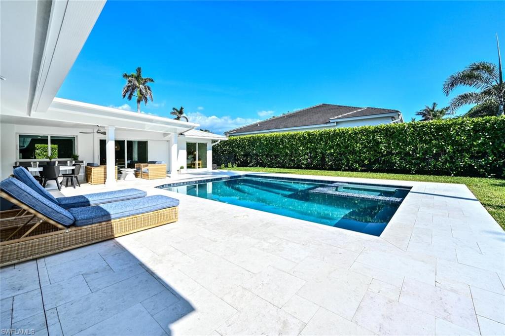 646 Park Shore DR