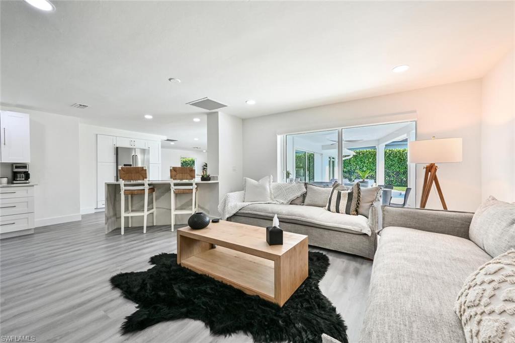 646 Park Shore DR