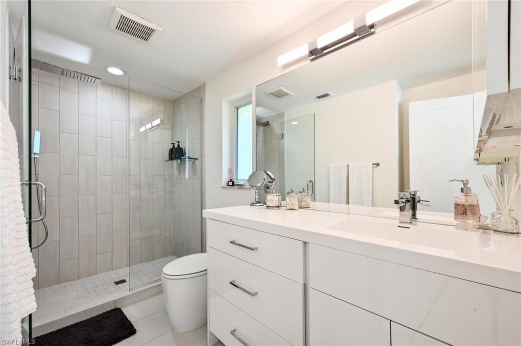 646 Park Shore DR