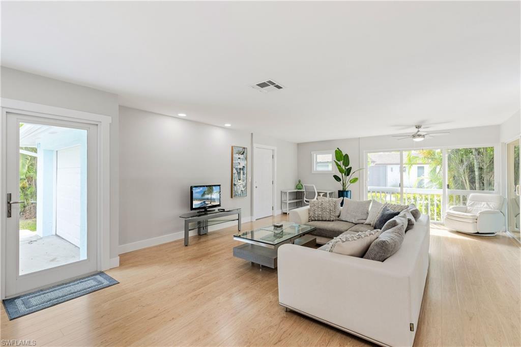 200 Georgetown BLVD # 30 Unit: 2-30